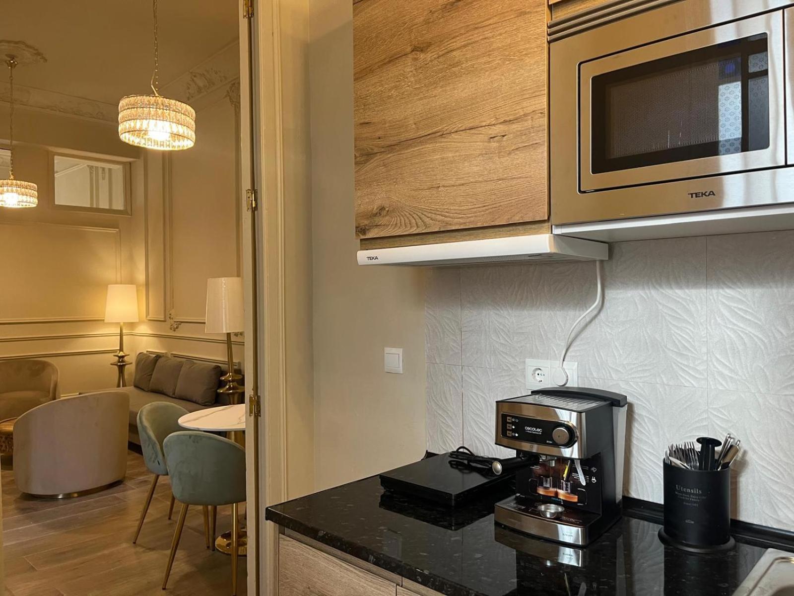 Apartamentos Loles De Cisneros Catedral Malaga Ngoại thất bức ảnh